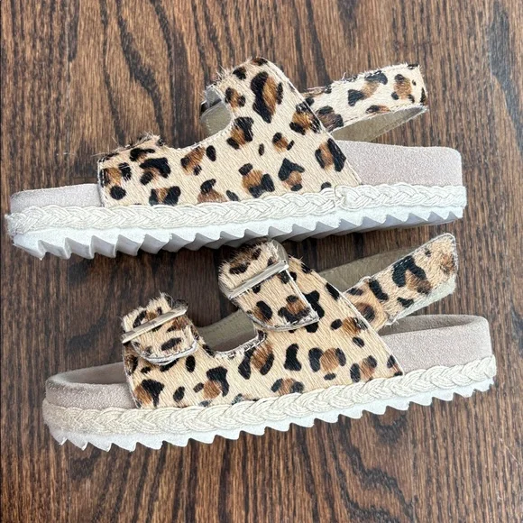 Mini Boden Kids Leopard Sandals Size 30 - Picture 3 of 5